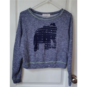 Cute long sleeve elephant crop top.